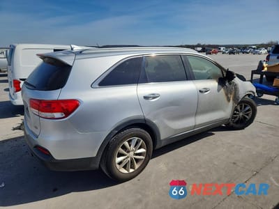Trzecie zdjęcie samochodu z tyłu: 2016 KIA SORENTO LX VIN:5XYPG4A35GG061360 - miniatura
