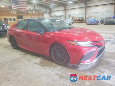 Czwarte zdjęcie samochodu z boku: 2022 TOYOTA CAMRY XSE VIN:4T1K61AK7NU498643 - miniatura