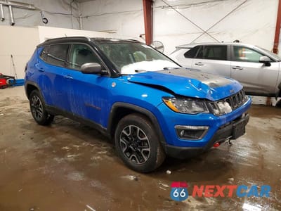 Czwarte zdjęcie samochodu z boku: 2019 JEEP COMPASS TRAILHAWK VIN:3C4NJDDB5KT696740 - miniatura