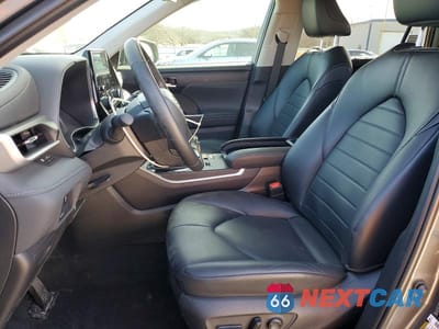 Zdjęcie 7 z 13 samochodu: 2023 TOYOTA HIGHLANDER L VIN:5TDKDRAH8PS512957 - miniatura