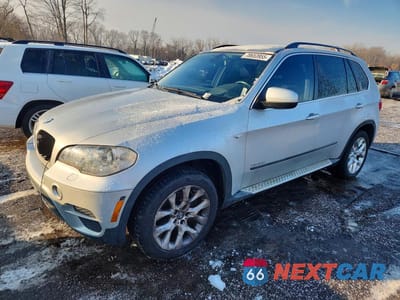 2013 BMW X5 XDRIVE35I 5UXZV4C59D0E11606 - główne zdjęcie licytacji z USA - miniatura
