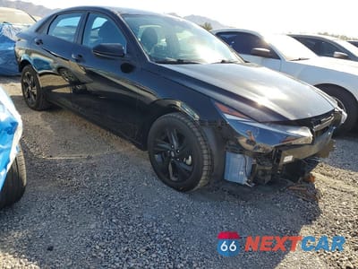 Czwarte zdjęcie samochodu z boku: 2022 HYUNDAI ELANTRA SEL VIN:5NPLM4AG6NH083321 - miniatura