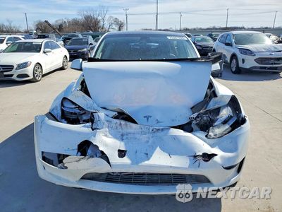 Piąte zdjęcie samochodu w środku: 2023 TESLA MODEL Y VIN:7SAYGDEE2PA041199 - miniatura