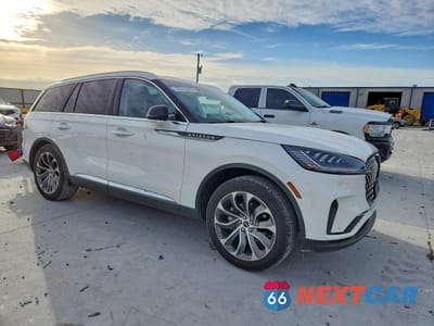 Czwarte zdjęcie samochodu z boku: 2025 LINCOLN TOWNHOUSE AVIATOR VIN:5LM5J6WC2SGL11083 - miniatura