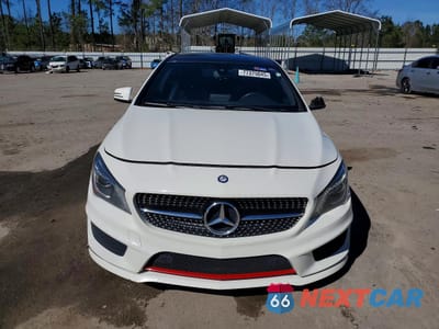 Piąte zdjęcie samochodu w środku: 2015 MERCEDES-BENZ CLA 250 VIN:WDDSJ4EB6FN185518 - miniatura