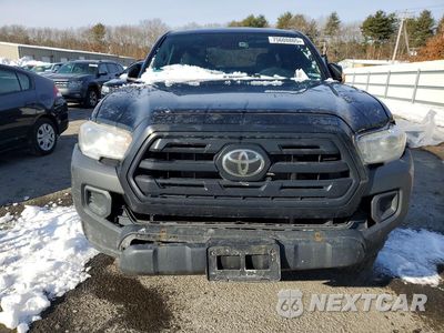 Piąte zdjęcie samochodu w środku: 2019 TOYOTA TACOMA ACCESS CAB VIN:5TFSX5EN2KX065061 - miniatura