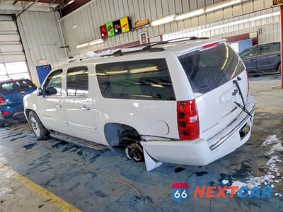 Drugie zdjęcie samochodu z przodu: 2011 CHEVROLET SUBURBAN K1500 LTZ VIN:1GNSKKE36BR343743 - miniatura