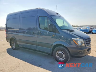 Czwarte zdjęcie samochodu z boku: 2018 MERCEDES-BENZ SPRINTER 2500 VIN:WD3PE7CD4JP631084 - miniatura