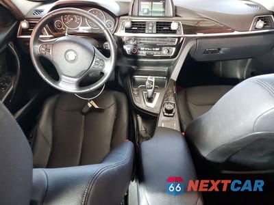 Zdjęcie 8 z 12 samochodu: 2018 BMW 320 I VIN:WBA8E1G51JNU91322 - miniatura