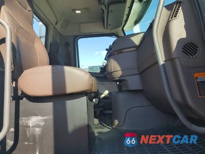Zdjęcie 6 z 10 samochodu: 2018 VOLVO VNL SEMI TRUCK VIN:4V4N39TG5JN892443 - miniatura