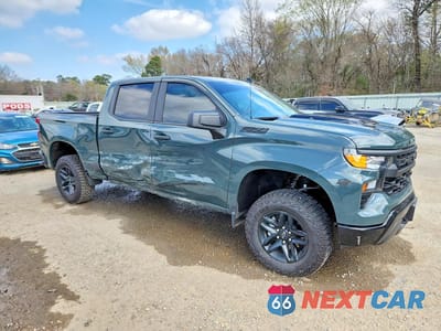 Czwarte zdjęcie samochodu z boku: 2025 CHEVROLET SILVERADO K1500 TRAIL BOSS CUSTOM VIN:3GCUKCEDXSG391682 - miniatura