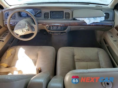 Zdjęcie 8 z 12 samochodu: 2004 MERCURY GRAND MARQUIS GS VIN:2MEFM74W54X646842 - miniatura