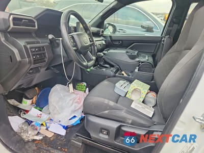 Zdjęcie 7 z 13 samochodu: 2024 TOYOTA TACOMA SR VIN:3TYJDAHN2RT004001 - miniatura