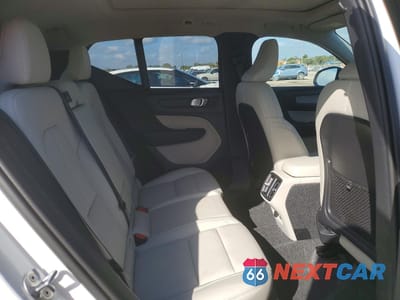 Zdjęcie 11 z 14 samochodu: 2026 VOLVO XC40 PLUS VIN:YV4L12UC0T2700326 - miniatura