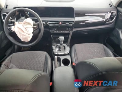 Zdjęcie 8 z 13 samochodu: 2025 KIA SELTOS S VIN:KNDEU2AAXS7724060 - miniatura