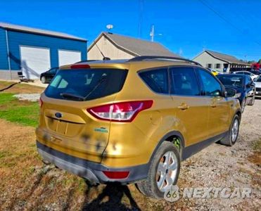 Czwarte zdjęcie samochodu z boku: 2015 FORD ESCAPE SE GOLD VIN:1FMCU0GX6FUB41155 - miniatura