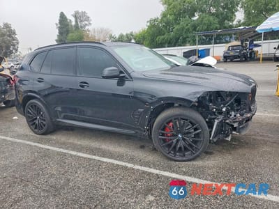 Czwarte zdjęcie samochodu z boku: 2025 BMW X5 XDRIVE40I VIN:5UX23EU04S9W46937 - miniatura