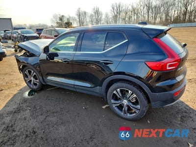 Drugie zdjęcie samochodu z przodu: 2021 VOLVO XC40 T5 INSCRIPTION VIN:YV4162UL8M2483554 - miniatura