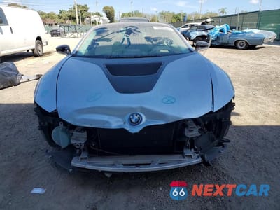 Piąte zdjęcie samochodu w środku: 2016 BMW I8 VIN:WBY2Z2C50GV675957 - miniatura