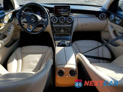Zdjęcie 8 z 12 samochodu: 2015 MERCEDES-BENZ C 300 4MATIC VIN:55SWF4KB3FU028608 - miniatura