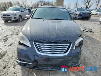 Piąte zdjęcie samochodu w środku: 2013 CHRYSLER 200 LIMITED VIN:1C3CCBCG3DN577773 - miniatura