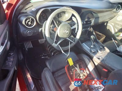 Zdjęcie 8 z 12 samochodu: 2018 ALFA ROMEO GIULIA TI Q4 VIN:ZARFAEEN1J7596999 - miniatura