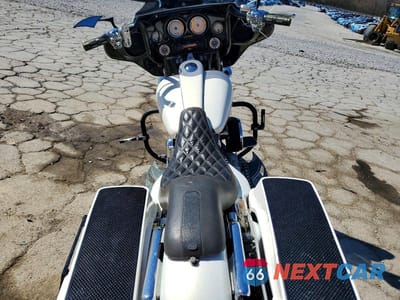 Zdjęcie 6 z 9 samochodu: 2006 HARLEY DAVIDSON FLHXI VIN:1HD1KBW146Y685235 - miniatura