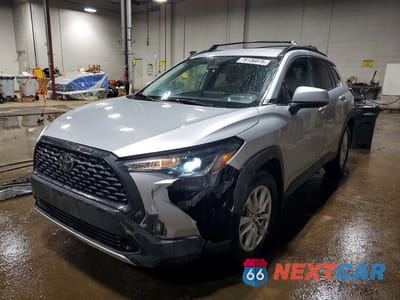 2023 TOYOTA COROLLA CROSS LE 7MUCAABG8PV045064 - główne zdjęcie licytacji z USA - miniatura