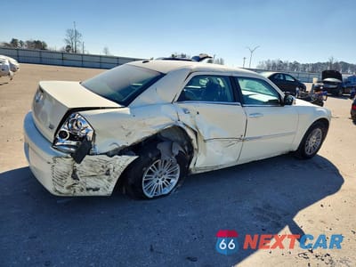 Trzecie zdjęcie samochodu z tyłu: 2010 CHRYSLER 300 TOURING VIN:2C3CA5CV0AH185277 - miniatura