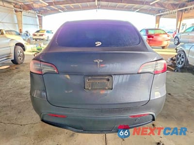 Zdjęcie 6 z 11 samochodu: 2021 TESLA MODEL Y VIN:5YJYGAED0MF142744 - miniatura