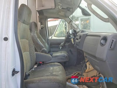 Zdjęcie 11 z 13 samochodu: 2021 FORD E350 CUTAWAY CARGO 7.3L VIN:1FDWE3FK4MDC41348 - miniatura