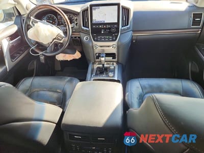 Zdjęcie 8 z 11 samochodu: 2019 TOYOTA LAND CRUISER VX-R VIN:JTMCY7AJ7K4075375 - miniatura