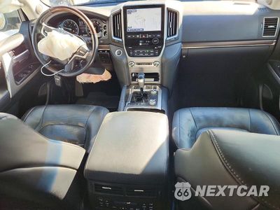 Zdjęcie 8 z 11 samochodu: 2019 TOYOTA LAND CRUISER VX-R VIN:JTMCY7AJ7K4075375 - miniatura