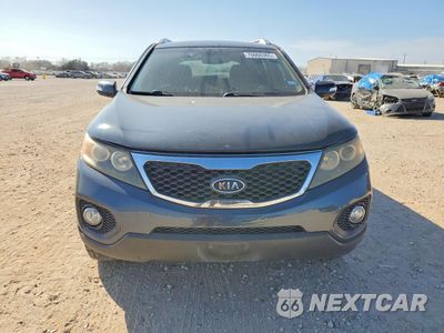 Piąte zdjęcie samochodu w środku: 2011 KIA SORENTO BASE VIN:5XYKT3A15BG154600 - miniatura