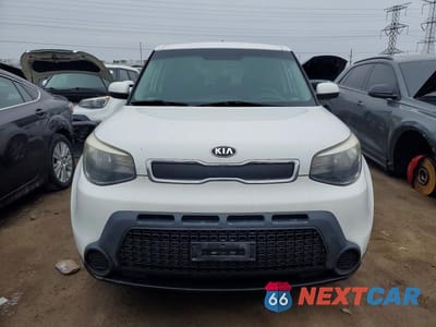 Piąte zdjęcie samochodu w środku: 2016 KIA SOUL VIN:KNDJN2A2XG7237808 - miniatura