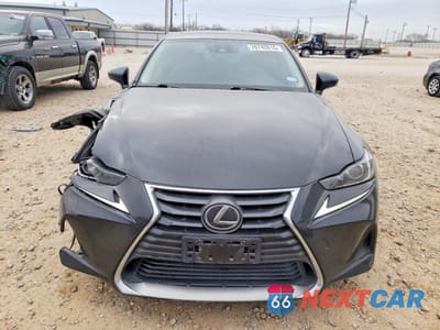 Piąte zdjęcie samochodu w środku: 2018 LEXUS IS 300 BASE VIN:JTHBA1D26J5073304 - miniatura