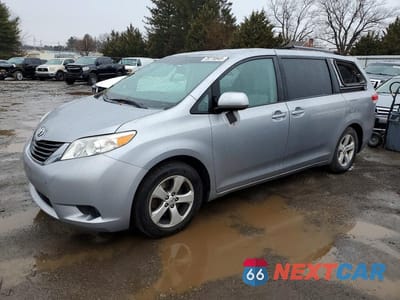 2013 TOYOTA SIENNA LE 8-PASSENGER 5TDKK3DC0DS310810 - główne zdjęcie licytacji z USA - miniatura