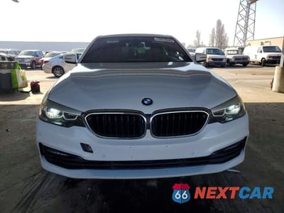 Piąte zdjęcie samochodu w środku: 2018 BMW 530XE VIN:WBAJB1C57JB374801 - miniatura