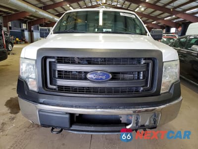 Piąte zdjęcie samochodu w środku: 2014 FORD F150 SUPER CAB VIN:1FTEX1EMXEFA03835 - miniatura