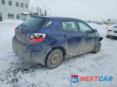 Trzecie zdjęcie samochodu z tyłu: 2012 TOYOTA MATRIX L VIN:2T1KU4EE8CC885096 - miniatura