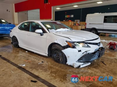 Czwarte zdjęcie samochodu z boku: 2022 TOYOTA CAMRY HYBRID LE VIN:4T1C31AK4NU575420 - miniatura