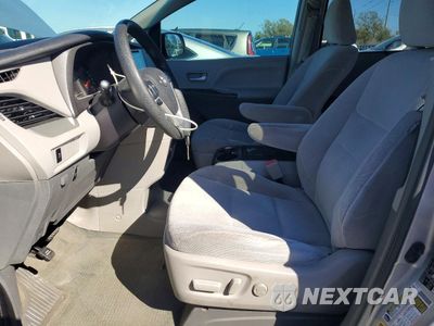 Zdjęcie 7 z 15 samochodu: 2017 TOYOTA SIENNA LE VIN:5TDKZ3DC8HS776308 - miniatura