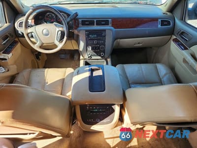 Zdjęcie 8 z 12 samochodu: 2013 GMC YUKON SLT VIN:1GKS2CE06DR302430 - miniatura