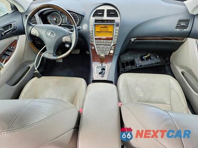 Zdjęcie 8 z 13 samochodu: 2011 LEXUS ES 350 VIN:JTHBK1EG3B2451797 - miniatura