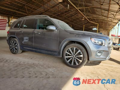 Czwarte zdjęcie samochodu z boku: 2021 MERCEDES-BENZ GLB 250 VIN:W1N4M4GB9MW166856 - miniatura