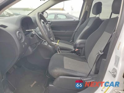 Zdjęcie 7 z 12 samochodu: 2015 JEEP COMPASS SPORT VIN:1C4NJDBB7FD218107 - miniatura