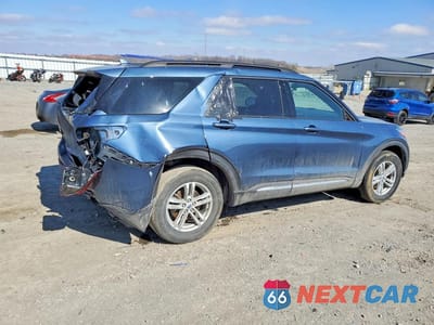 Trzecie zdjęcie samochodu z tyłu: 2020 FORD EXPLORER XLT VIN:1FMSK8DHXLGA78908 - miniatura