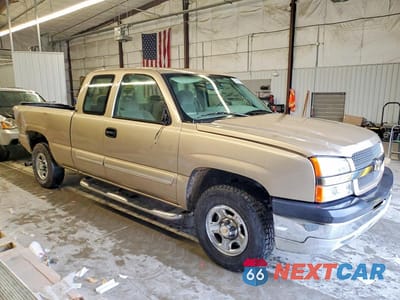 Czwarte zdjęcie samochodu z boku: 2004 CHEVROLET SILVERADO K1500 VIN:2GCEK19V541261378 - miniatura