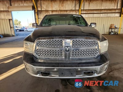 Piąte zdjęcie samochodu w środku: 2015 RAM 1500 LARAMIE VIN:1C6RR6NM0FS581449 - miniatura