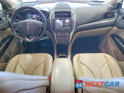 Zdjęcie 8 z 14 samochodu: 2017 LINCOLN MKC RESERVE VIN:5LMCJ3D99HUL54620 - miniatura